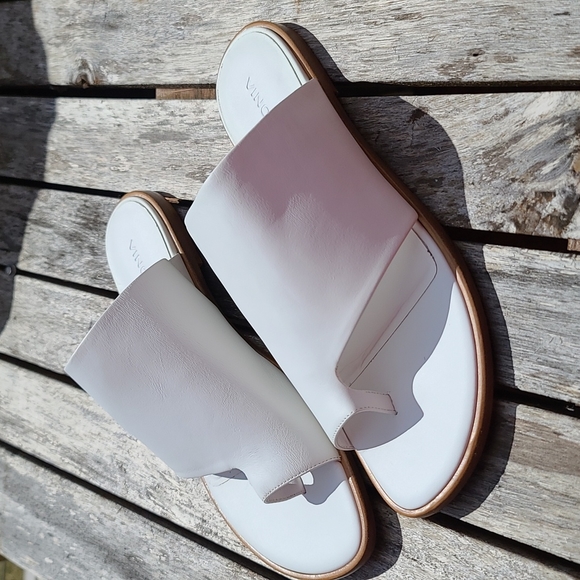 Leather toe ring sandals NWOB - Picture 2 of 4